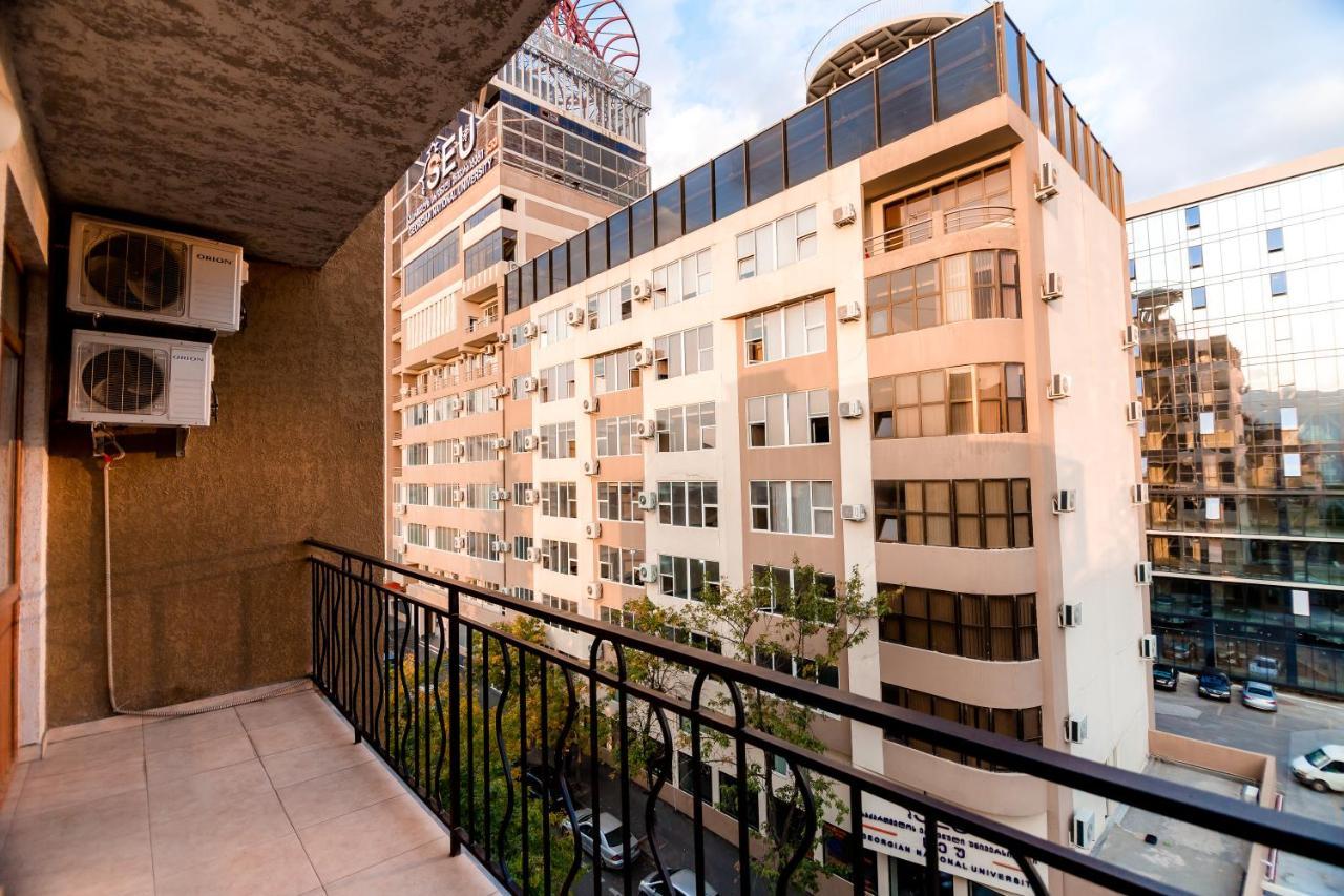 Dat Exx Apartments Tbilisi Esterno foto