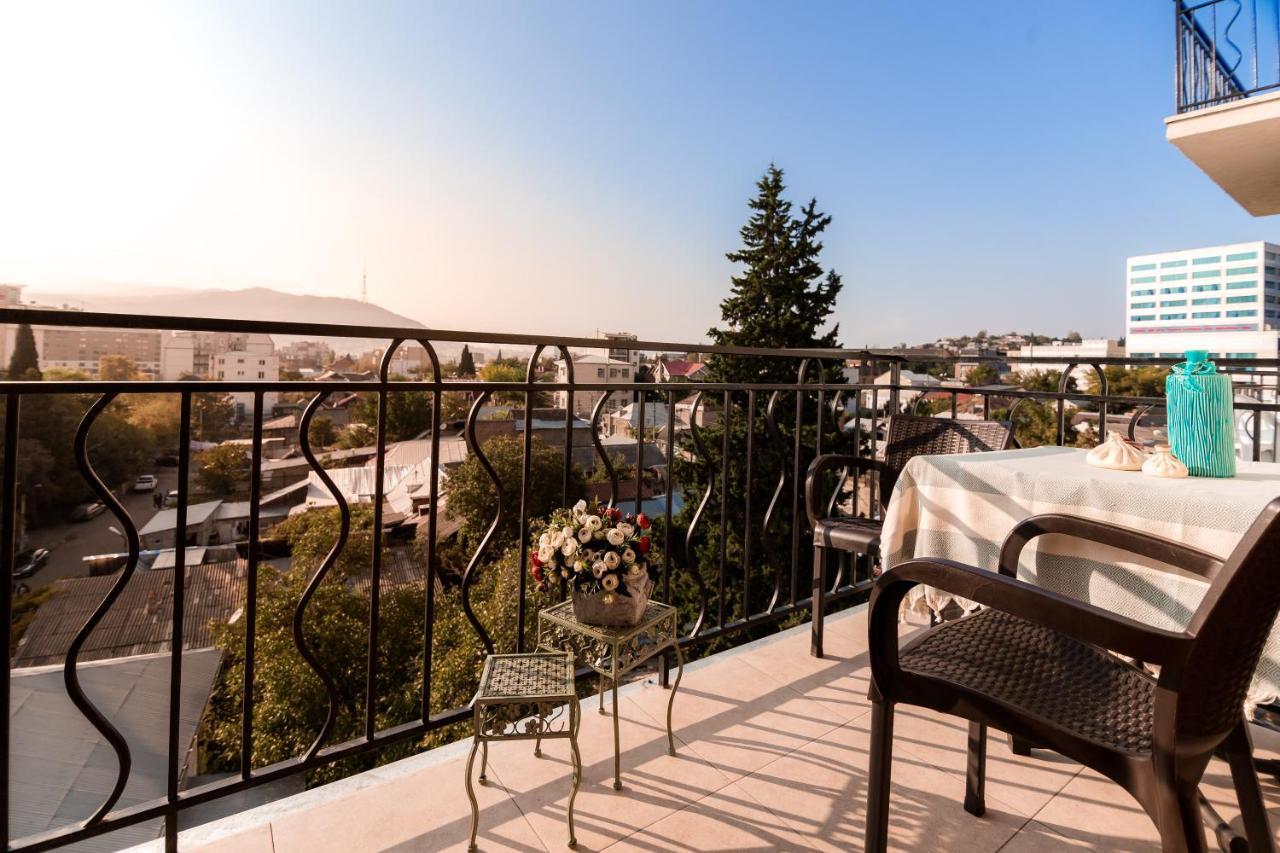 Dat Exx Apartments Tbilisi Esterno foto