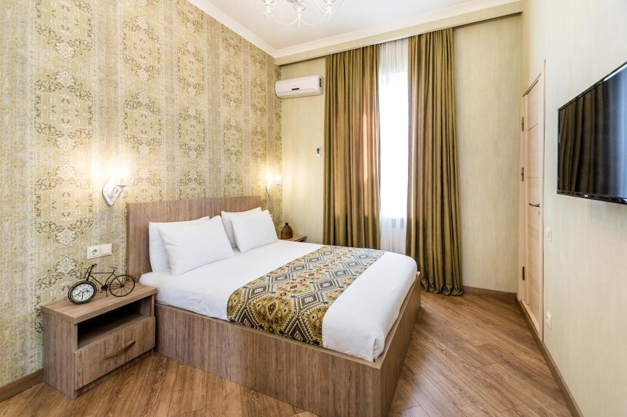 Dat Exx Apartments Tbilisi Esterno foto